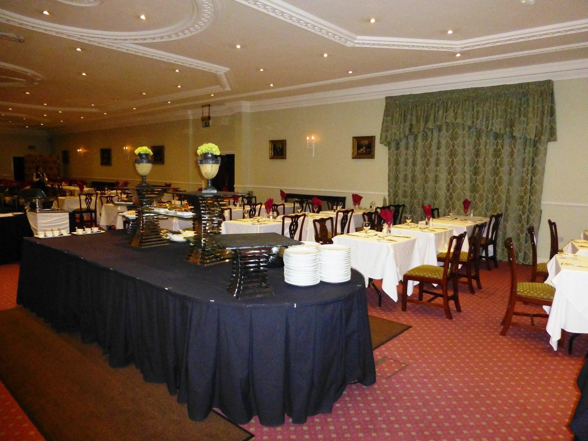 Whittlebury Hall And Spa Bagian luar foto